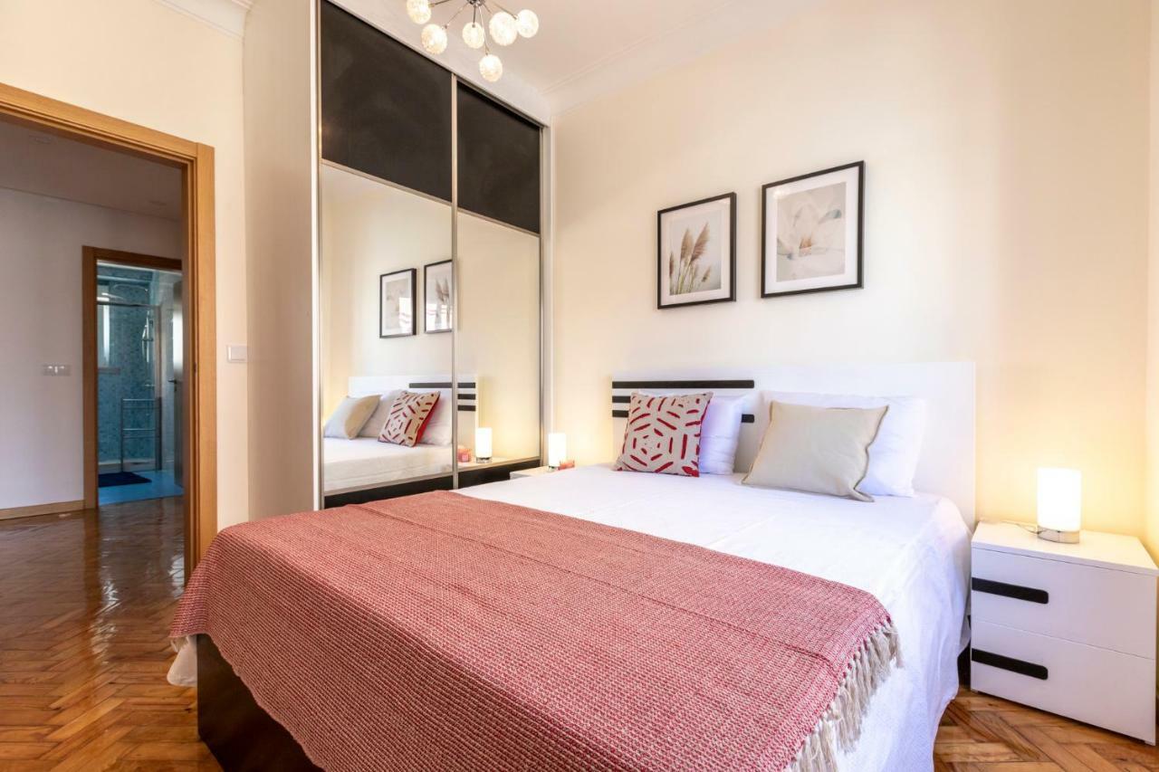 Like-Home-T3 Apt-Campolide, Near Amoreiras Mall Lisboa Екстериор снимка